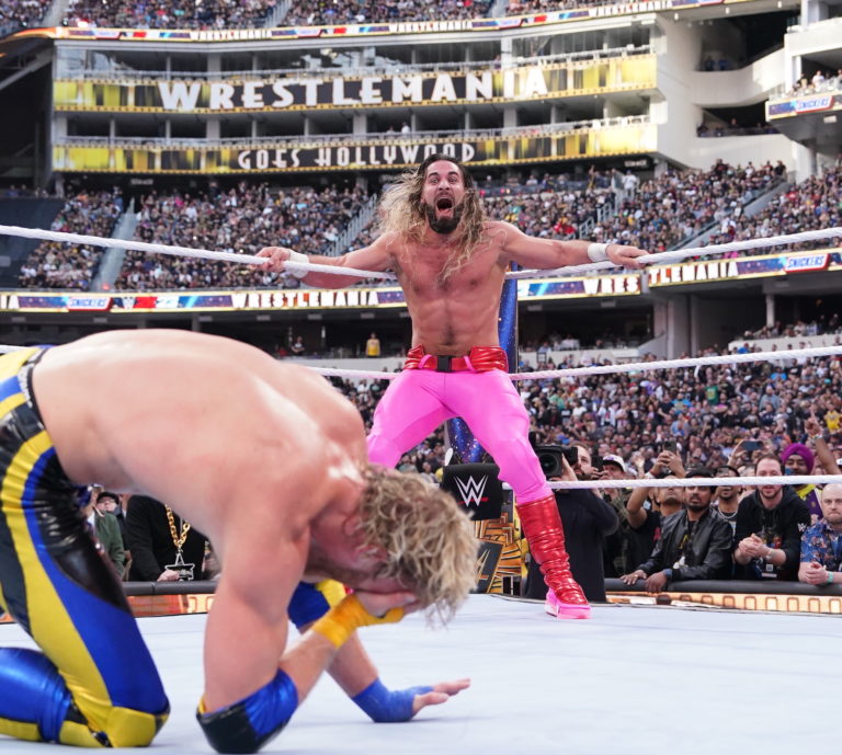 Seth Rollins trong trận thắng cuối cùng tại WrestleMania 39 trước Logan Paul